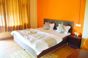 Tushar Hotel